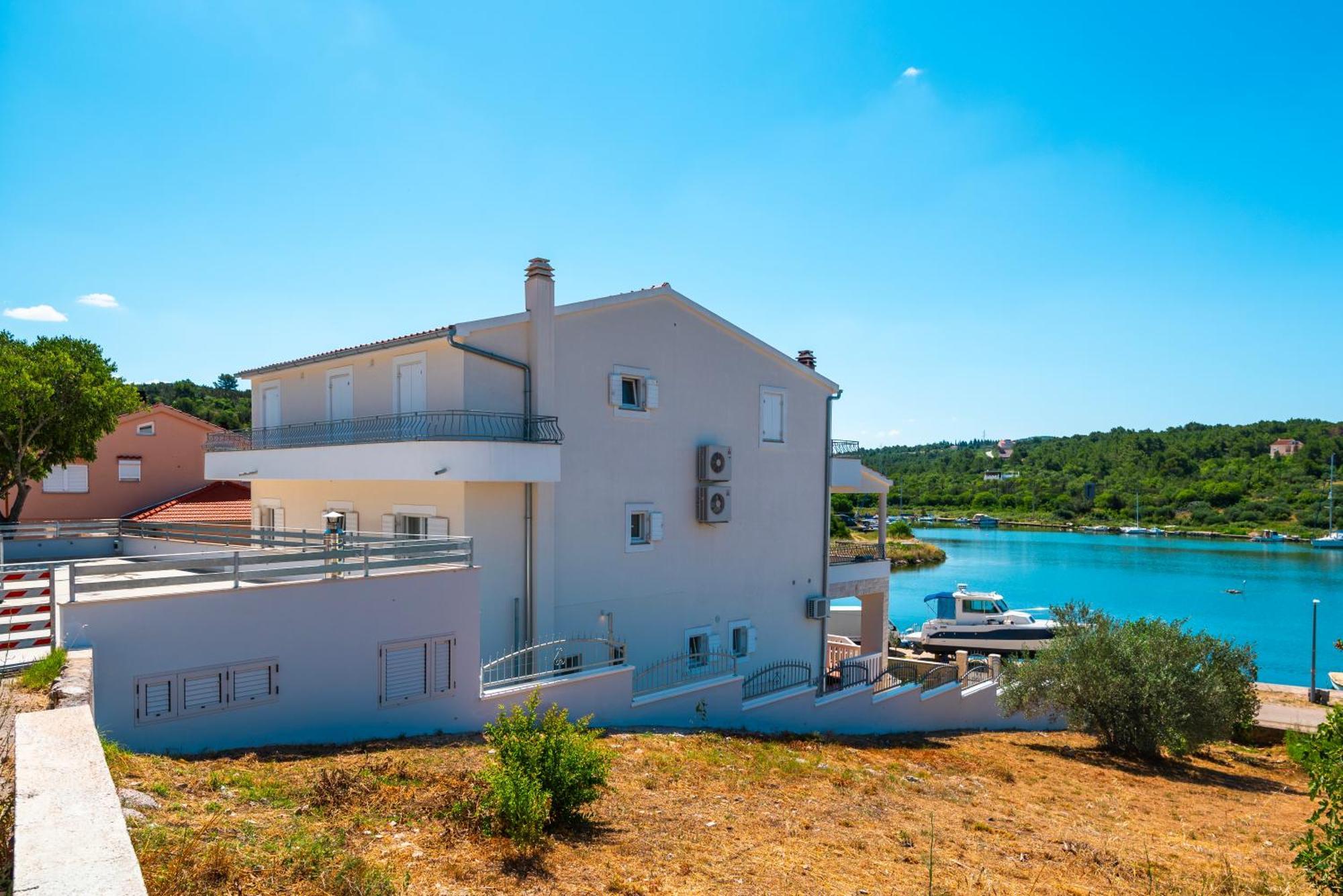 Apartment Bilice Beach Екстериор снимка