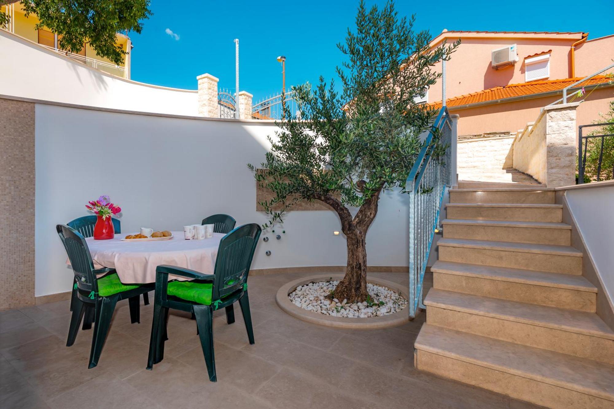 Apartment Bilice Beach Екстериор снимка