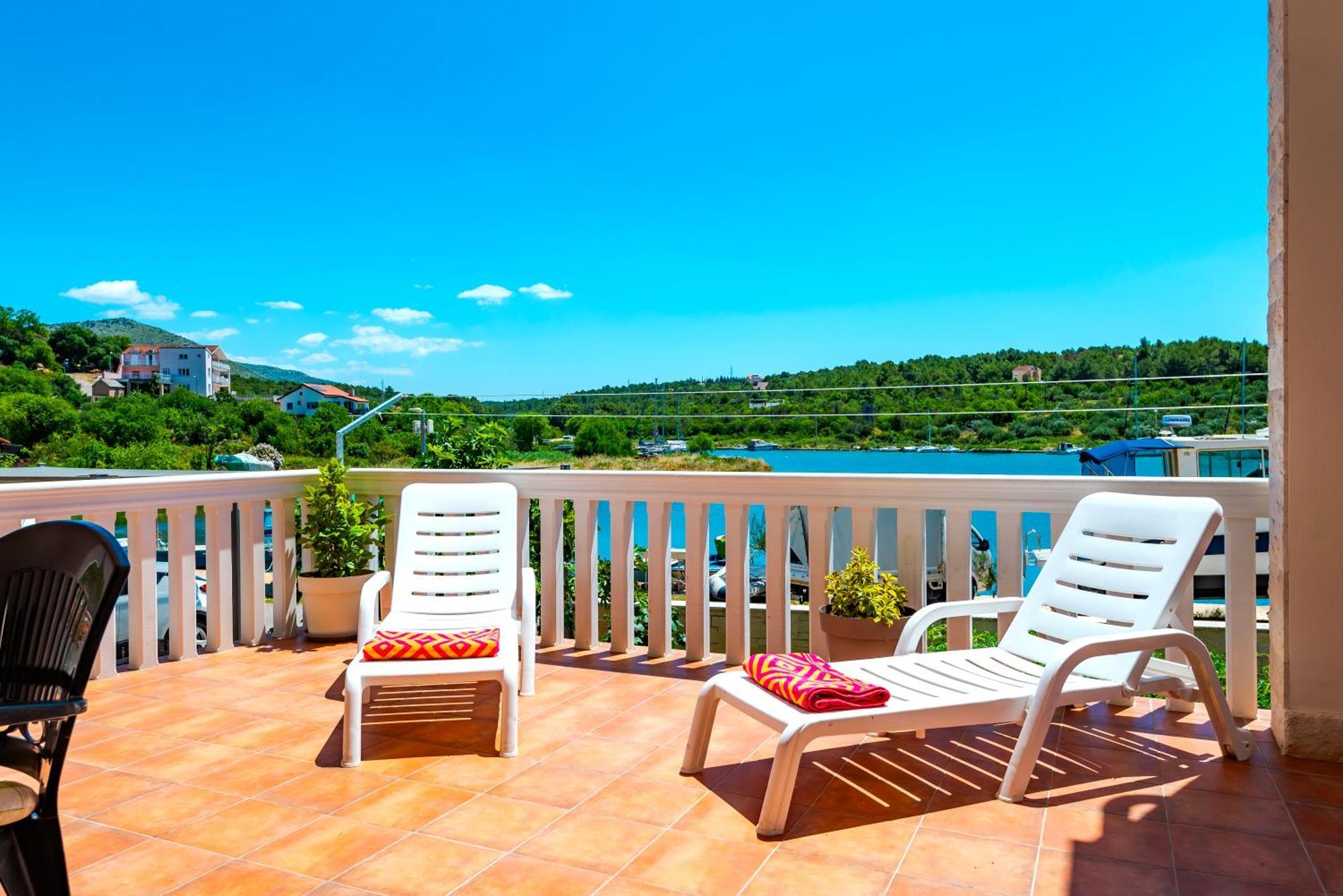 Apartment Bilice Beach Екстериор снимка